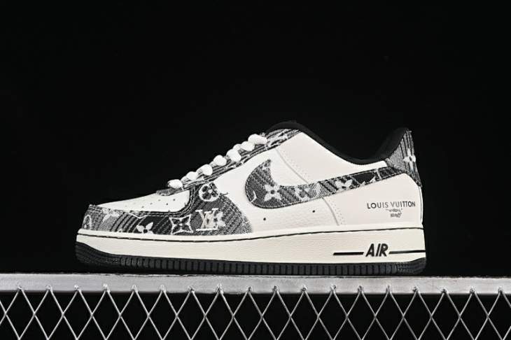 Picture of Air Force 1 _SKUfw19954380373544778fw